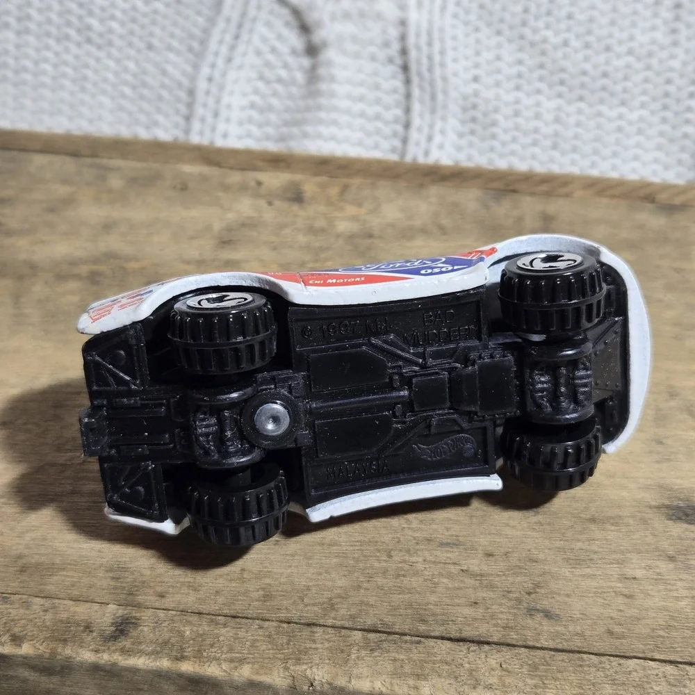 Hot Wheels‎ 1997 Bad Mudder Ford F-150 Baja Truck White First Editions Loose